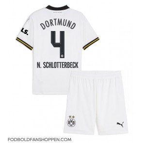 Borussia Dortmund Nico Schlotterbeck #4 Tredjetrøje Børn 2024-25 Kortærmet (+ Korte bukser)